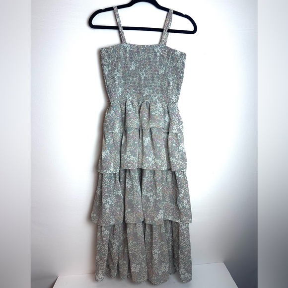 ❗️ Mimi Chica Layered Floral Spaghetti Strap Smocked Dress Size Medium - Picture 1 of 8